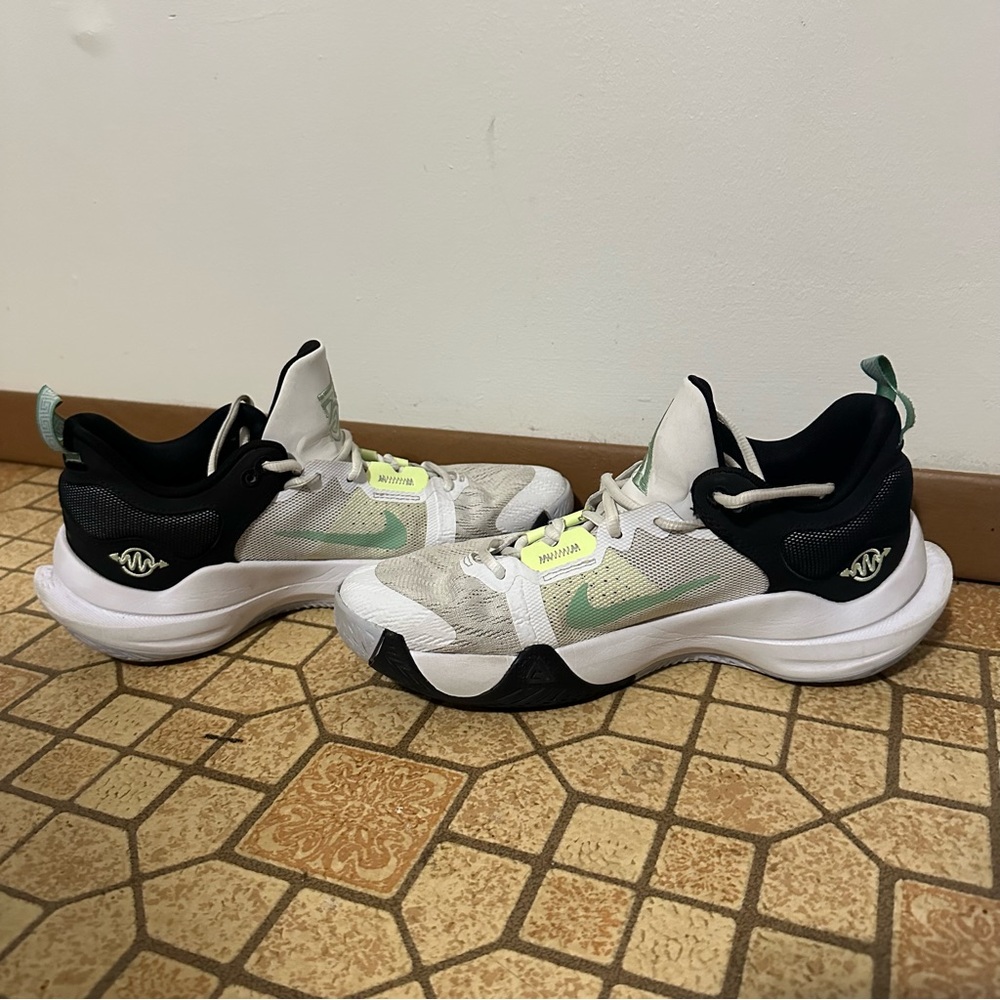 NIKE Mens Giannis Immortality Basketball‎ Shoes Sz 7.5 White Sneakers CZ4099-100 - Picture 6 of 8